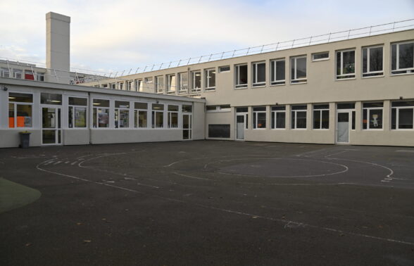 bâtiment de l'école maternelle Jules-Verne à Villeneuve-la-Garenne.