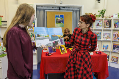 Rencontre littéraire avec Quincy Gane, auteur, illustrateur et chanteur. - Agrandir l'image 2 sur 6, fenêtre modale