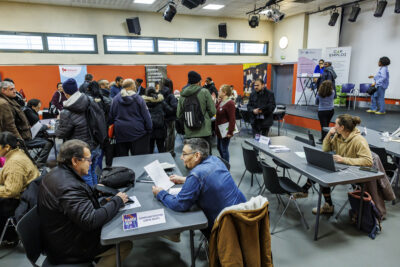 Les demandeurs d'emplois en situation de handicap rencontrent des recruteurs. - Agrandir l'image 2 sur 6, fenêtre modale