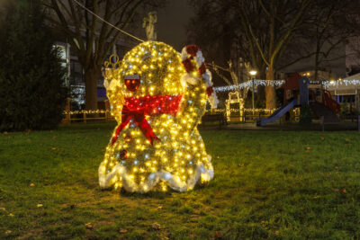 Les illuminations à Villeneuve-la-Garenne. - Agrandir l'image 2 sur 6, fenêtre modale