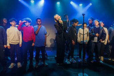 Concert de la chanteuse Hélène Sio à Villeneuve-la-Garenne. - Agrandir l'image 5 sur 6, fenêtre modale