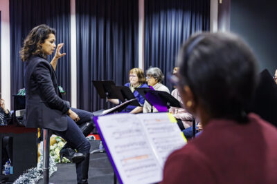 Chorale de l'école de musique de Villeneuve-la-Garenne pour la masterclasse. - Agrandir l'image 1 sur 6, fenêtre modale