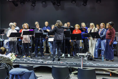 Chorale de l'école de musique de Villeneuve-la-Garenne pour la masterclasse. - Agrandir l'image 6 sur 6, fenêtre modale