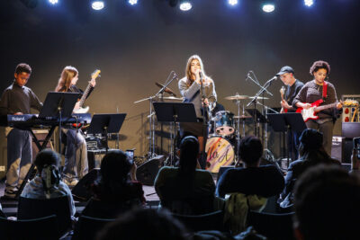 L'école de musique Claude-Debussy était en concert au Virtuoz Club de Villeneuve-la-Garenne - Agrandir l'image 5 sur 6, fenêtre modale