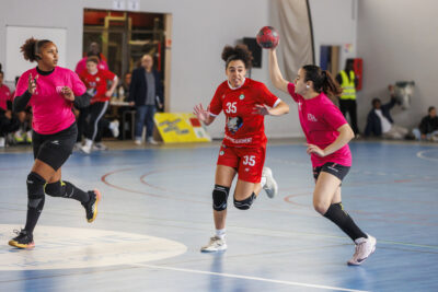Match de handball féminin à Villeneuve-la-Garenne. - Agrandir l'image 6 sur 6, fenêtre modale