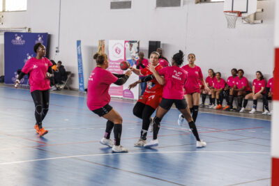 Match de handball féminin à Villeneuve-la-Garenne. - Agrandir l'image 2 sur 6, fenêtre modale