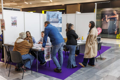 Différents entretiens pour le forum emploi de Villeneuve-la-Garenne. - Agrandir l'image 2 sur 6, fenêtre modale