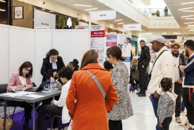 Différents entretiens pour le forum emploi de Villeneuve-la-Garenne. - Agrandir l'image 4 sur 6, fenêtre modale