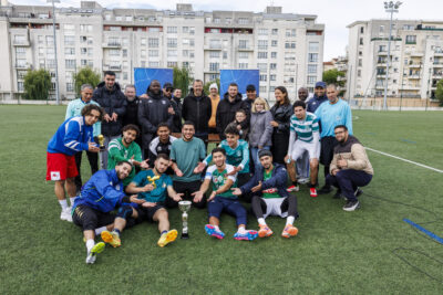 Tous les gagnants du tournoi Borriello montrent la coupe. - Agrandir l'image 6 sur 6, fenêtre modale