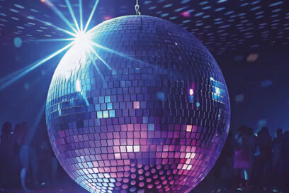 boule argentée à facette pour une soirée disco. - Agrandir l'image, fenêtre modale