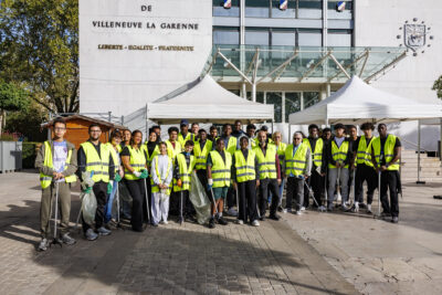 groupe d'habitants pour l'opération de clean challenge à Villeneuve-la-Garenne - Agrandir l'image 1 sur 6, fenêtre modale