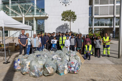 groupe d'habitants pour l'opération de clean challenge à Villeneuve-la-Garenne - Agrandir l'image 6 sur 6, fenêtre modale