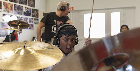 cours de batterie à l'école de musique Claude-Debussy de Villeneuve-la-Garenne