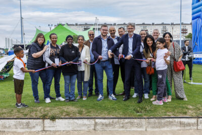 Coupage de ruban avec le Maire Pascal Pelain, ses élus et le Vice-président de la Métropole du Grand Paris - Agrandir l'image 2 sur 6, fenêtre modale