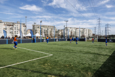 Nouveau terrain de football à 5 Nicolas Borriello de la ville de Vlleneuve-la-Garenne - Agrandir l'image 2 sur 6, fenêtre modale